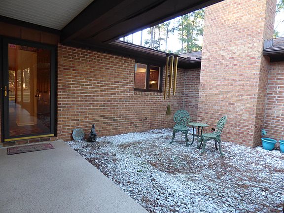 2nd image of 152 Knollwood Dr