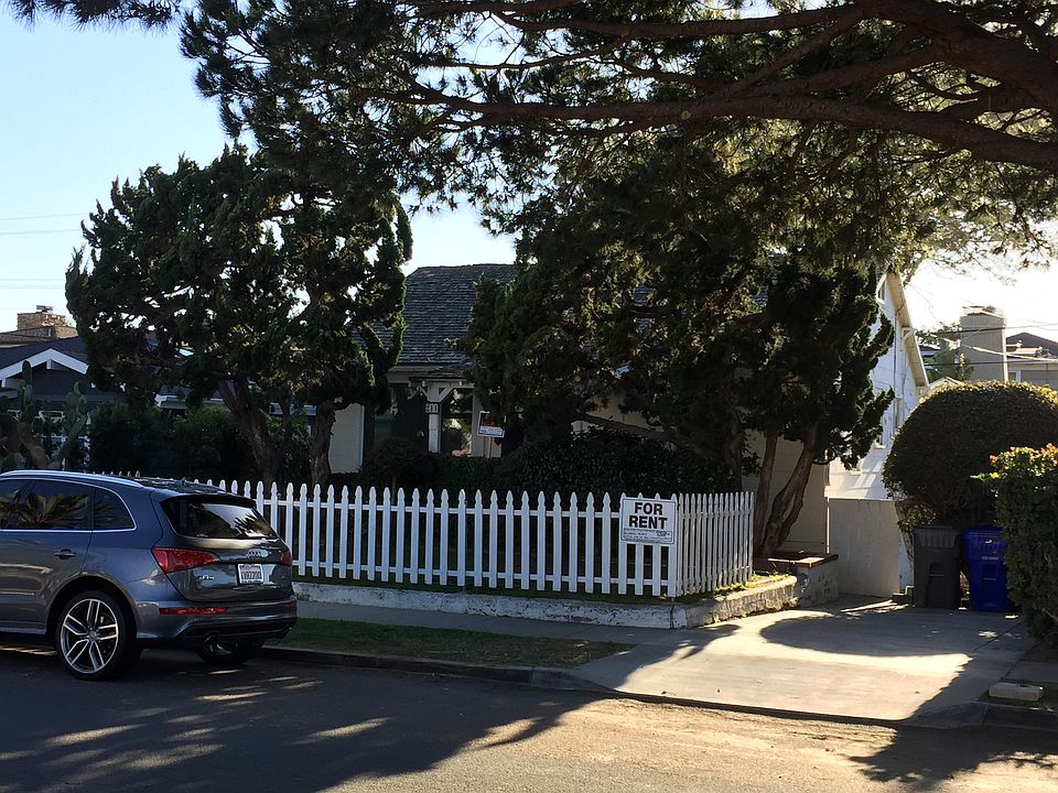 1st image of 211 N Acacia Ave N #1