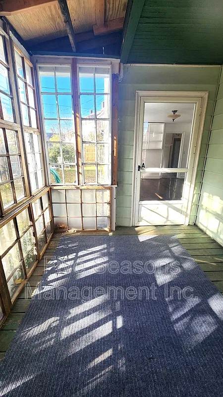 4 bed, 2.0 bath, 1200 sqft, $3,800 — Photo 3