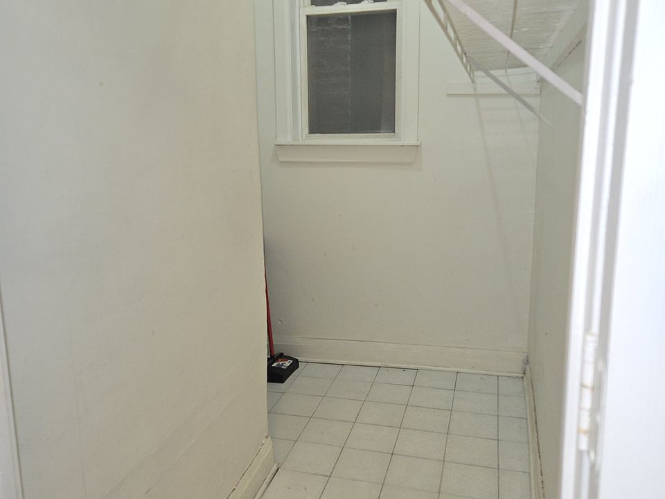 1st image of 906 N California Ave APT 2R