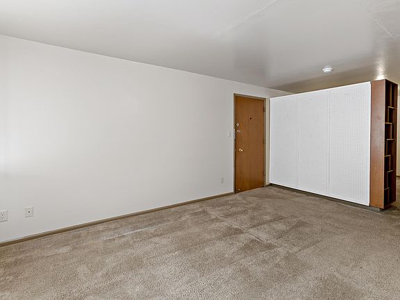 5th image of 5625 15th Ave NE APT 305