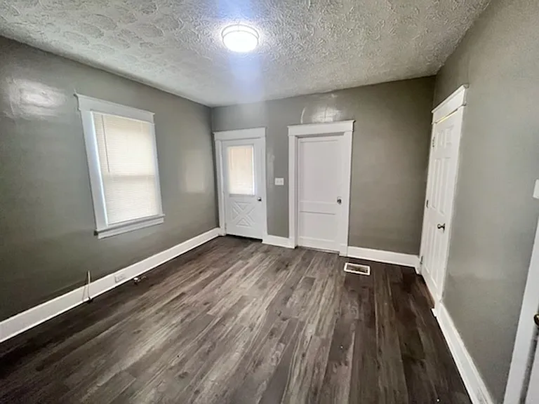 1143 Louis Coleman Jr Dr — Photo 8