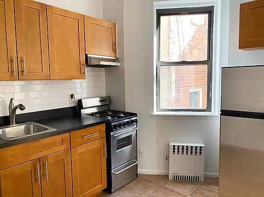 1st image of 67 Thompson St APT 4B