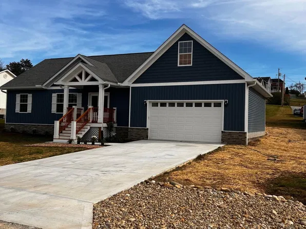 180 Clover Cir, Jacksboro, TN 37757