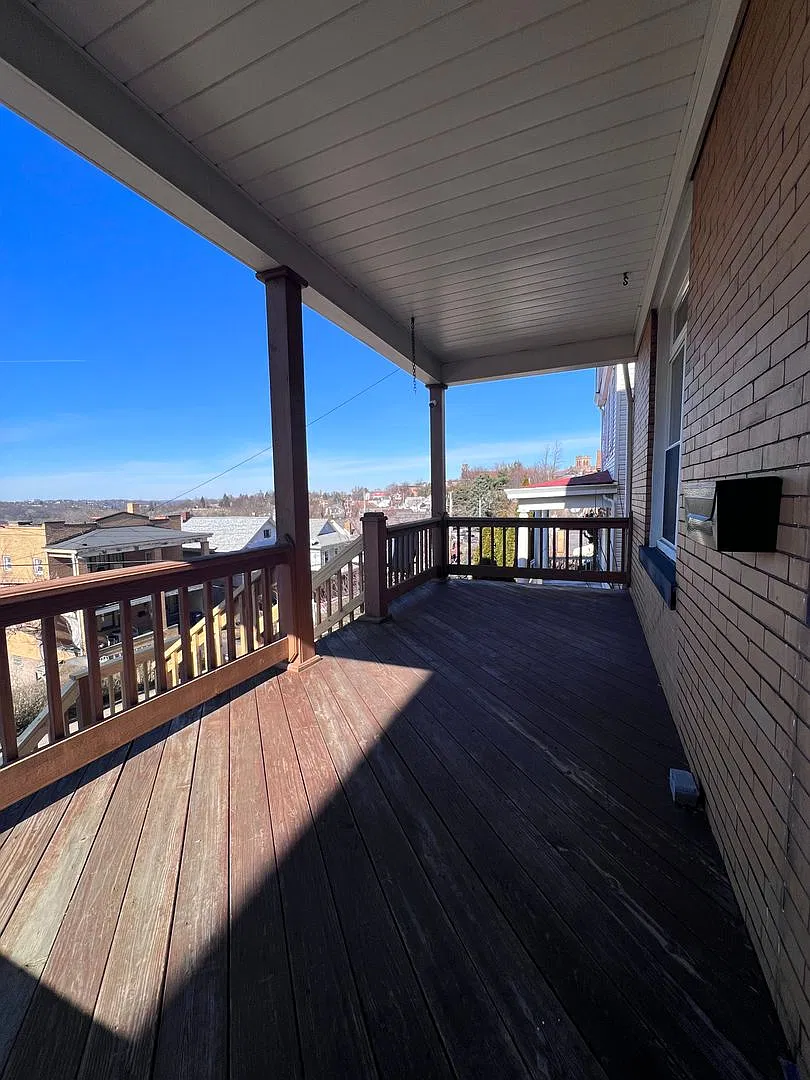 Updated 3BR 1 Bath house with yard and garage! — Photo 2