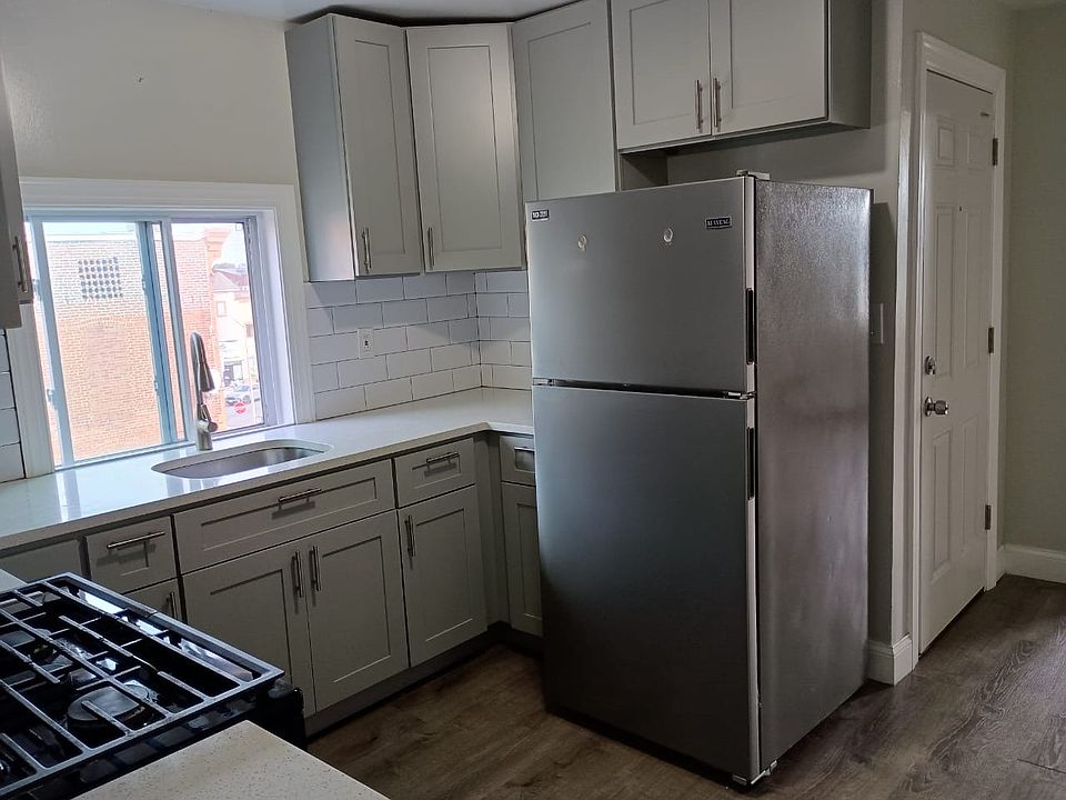 1st image of 48 Hadley Ave