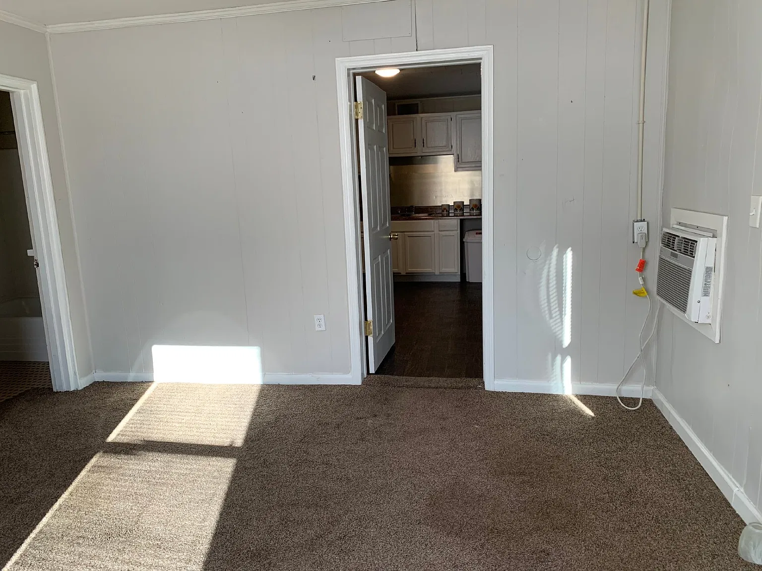 1 bed, 1.0 bath, $675 — Photo 2