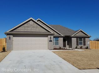211 Genoa Way, Centerton, AR 72719