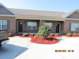 924 Main St, Ashford, AL