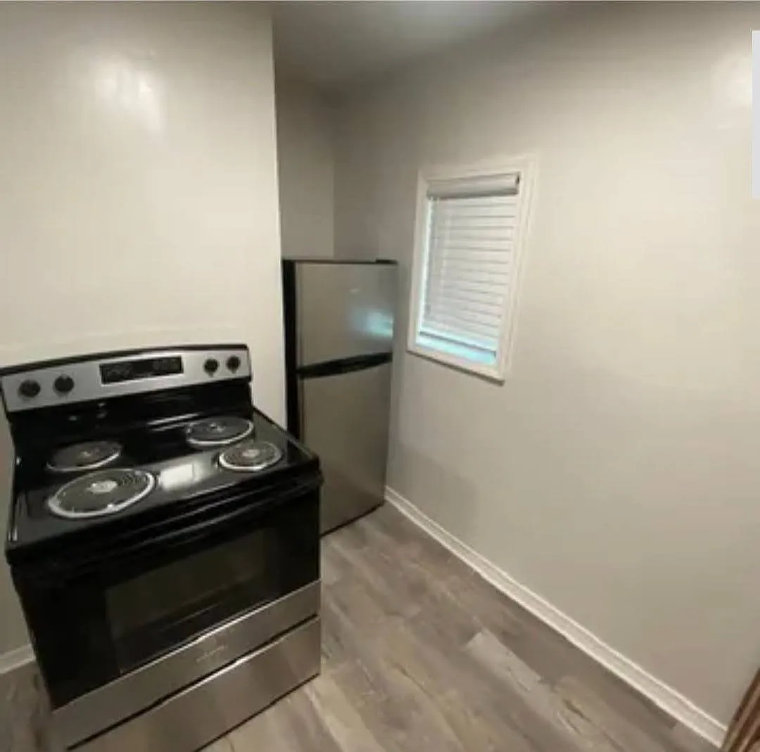 2 bed, 1.0 bath, $1,275 — Photo 4
