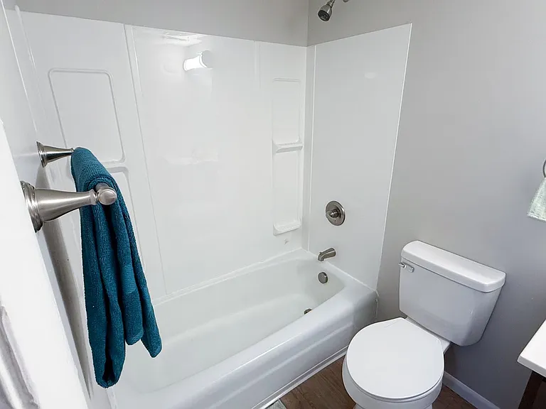 107 E Healey St — Photo 6