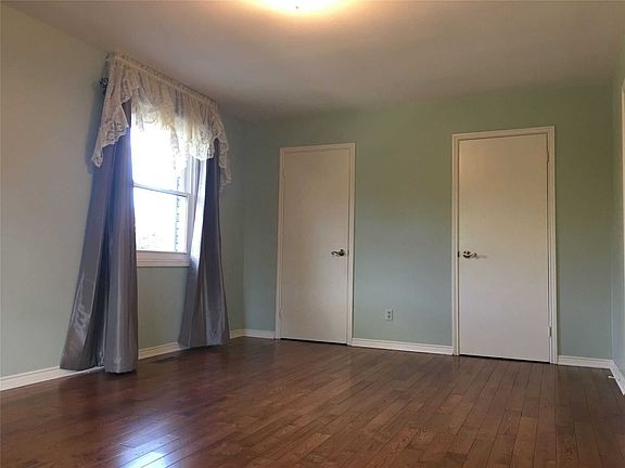3rd image of 3668 Belvedere Cres