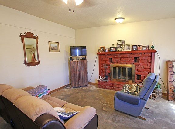 4th image of 1310 E Avenue H