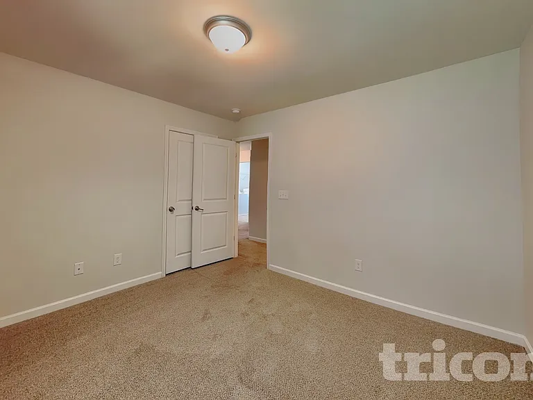 112 Hackney Ln — Photo 11
