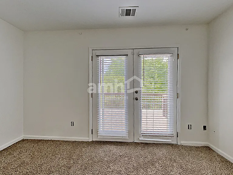 228 Oakland Way — Photo 7
