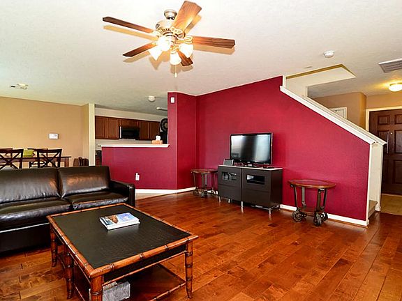 5th image of 20715 Dickinson Manor Ln