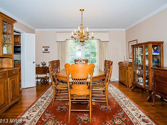 3rd image of 11300 Hunt Farm Ln