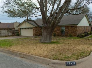1725 Queen St, Fort Worth, TX 76103