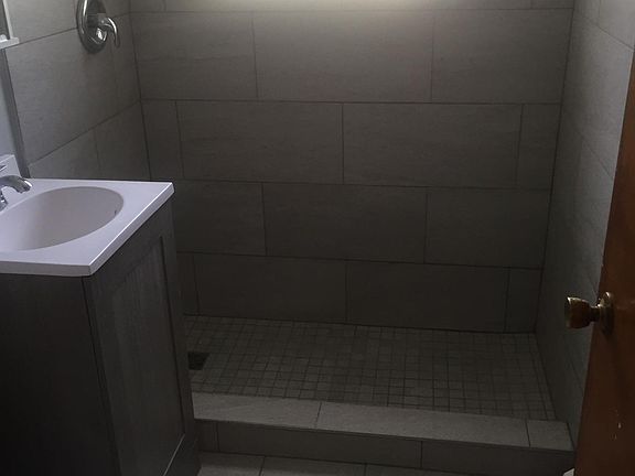 4th image of 119 N Cliff Ave #1E