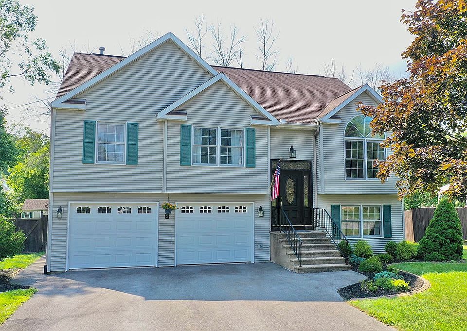 1st image of 2 Veeder Dr