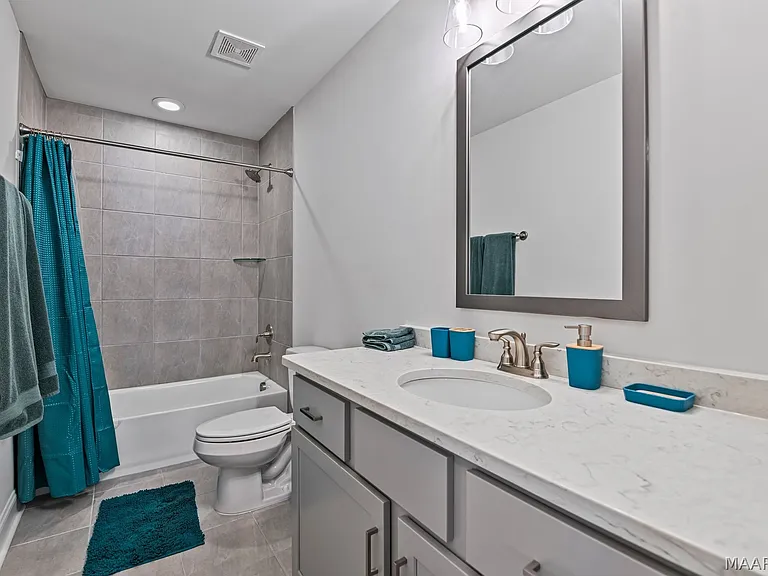 761 Harbin Dr — Photo 25
