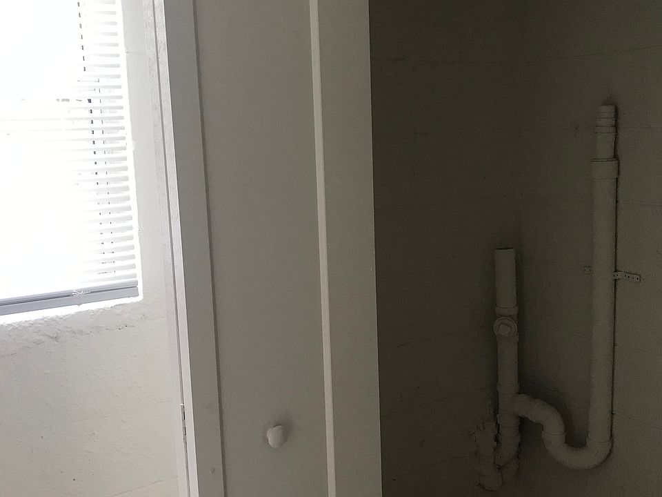 1st image of 1003 W 15th St