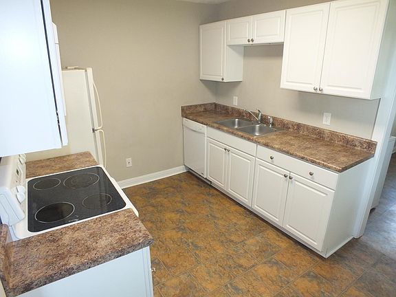 TONS of cabinet and countertop space