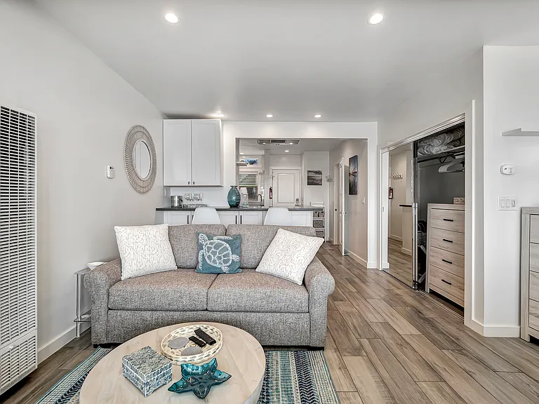 2930 S Coast Hwy — Photo 5