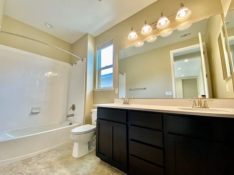 4138 Hydo Lake Way — Photo 5