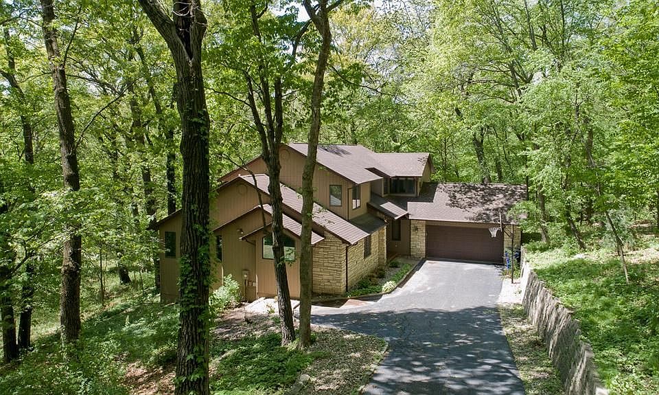 1st image of 3503 Caribou Ct NE