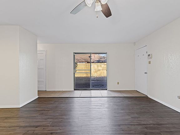 3rd image of 820-822 Shadywood Ln