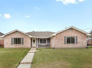 901 Blouin Ln, Luling, LA 70070