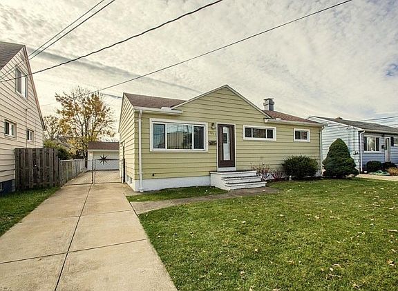 2nd image of 15933 Harrison Dr