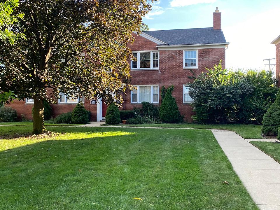 Front entrance with code entry. 4 units in this building.