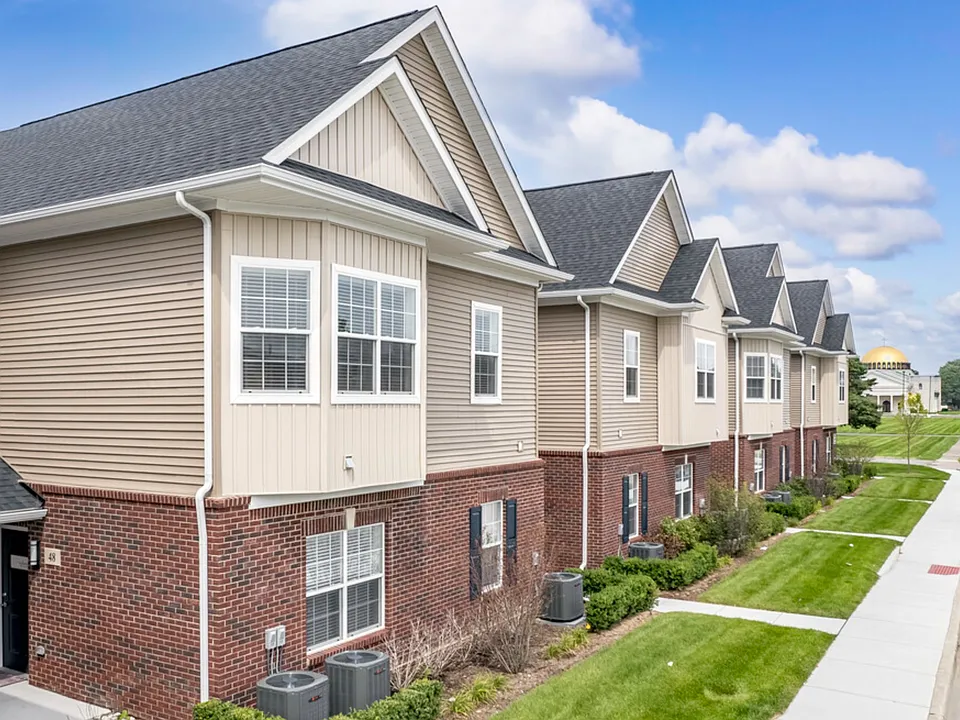 Towne Center Apartments