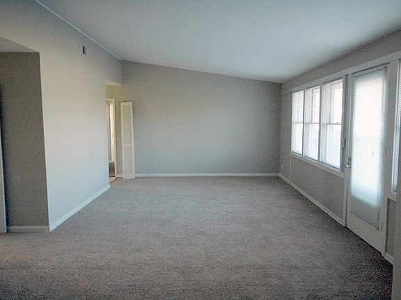 5th image of 9 Kennedy Dr