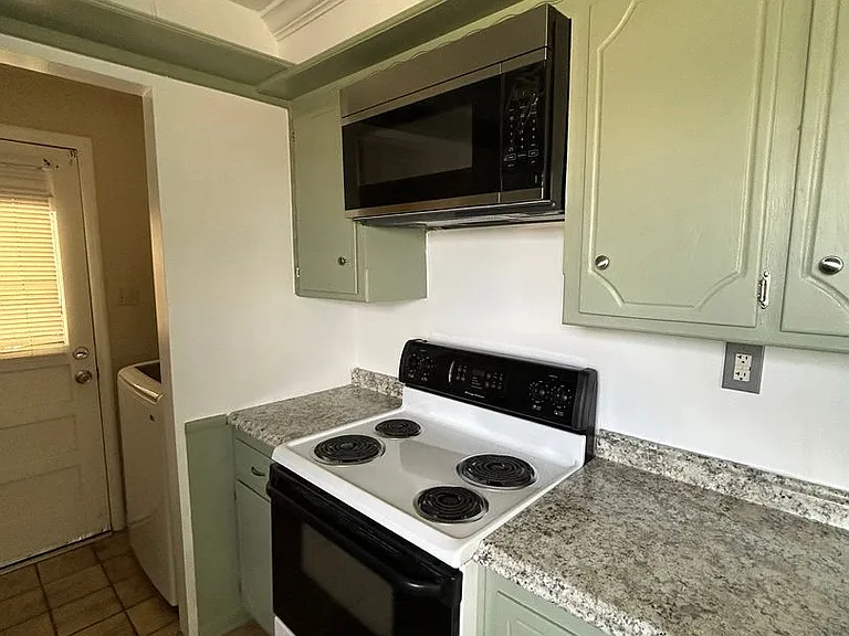 2717 NW Central Dr — Photo 9