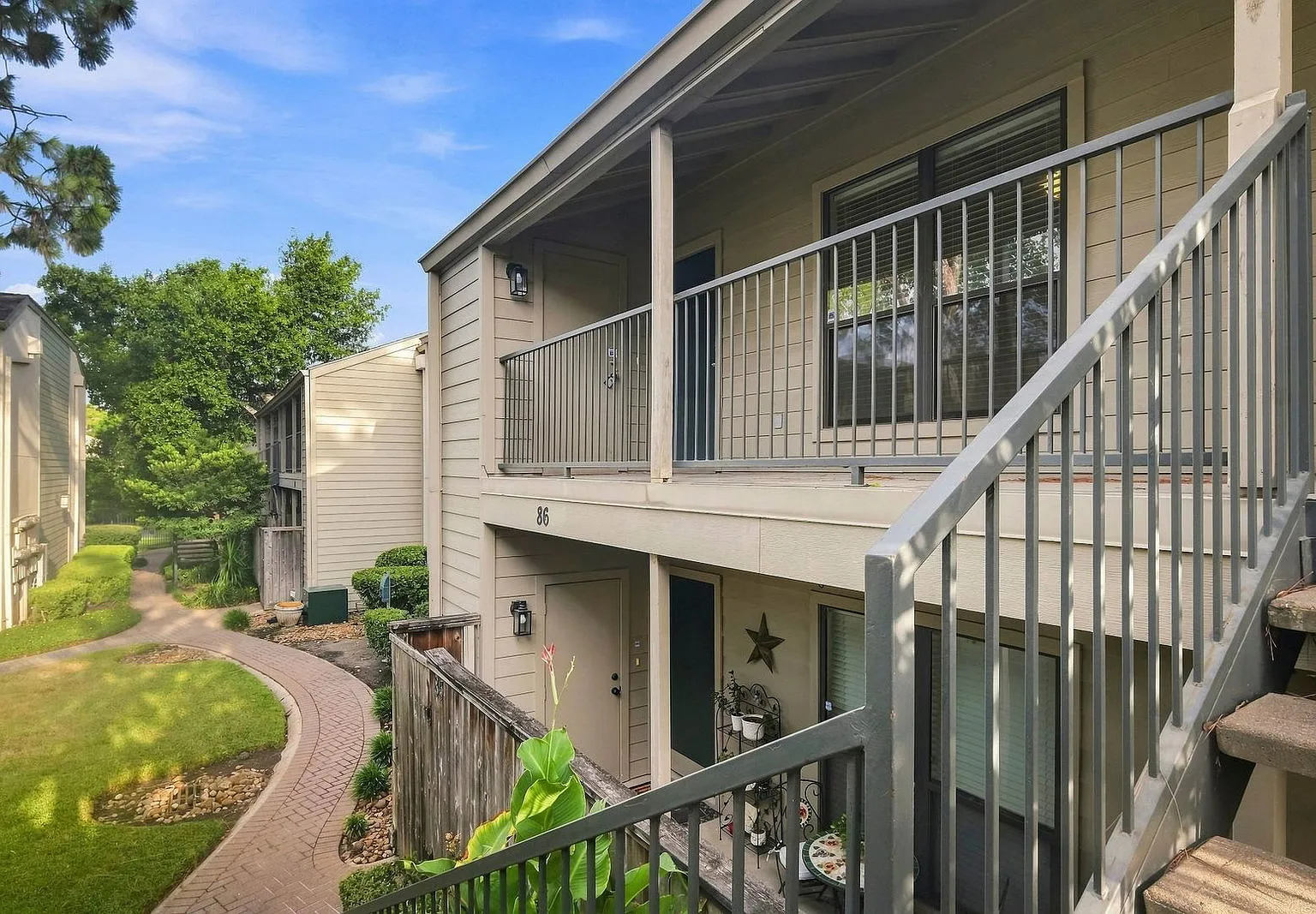 1 bed, 1.0 bath, 850 sqft, $1,200 — Photo 3