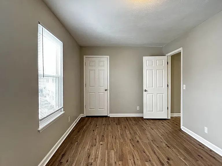 408 Bainbridge Ct #14 & 16 — Photo 5