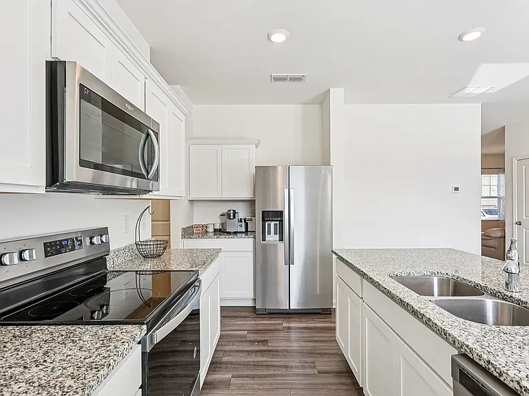 415 Knightsbridge Ln — Photo 6