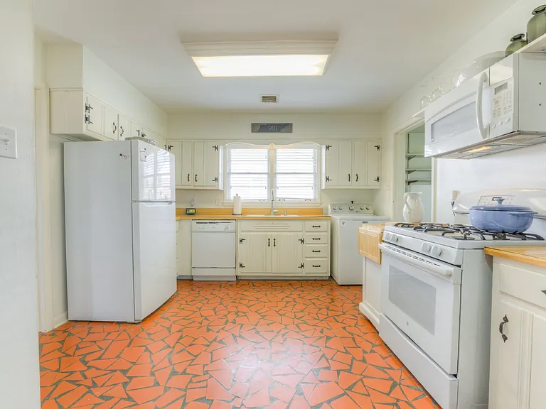 1636 Whitewater Rd — Photo 17