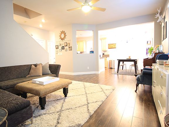 3rd image of 6450 Lovett Canyon St