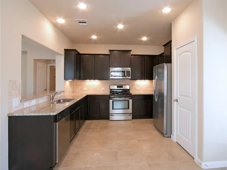 624 Carly Ann Ln — Photo 6