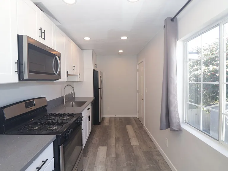 4239 Swift Ave — Photo 37