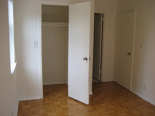 Rented by Realty Operations Group | media 2