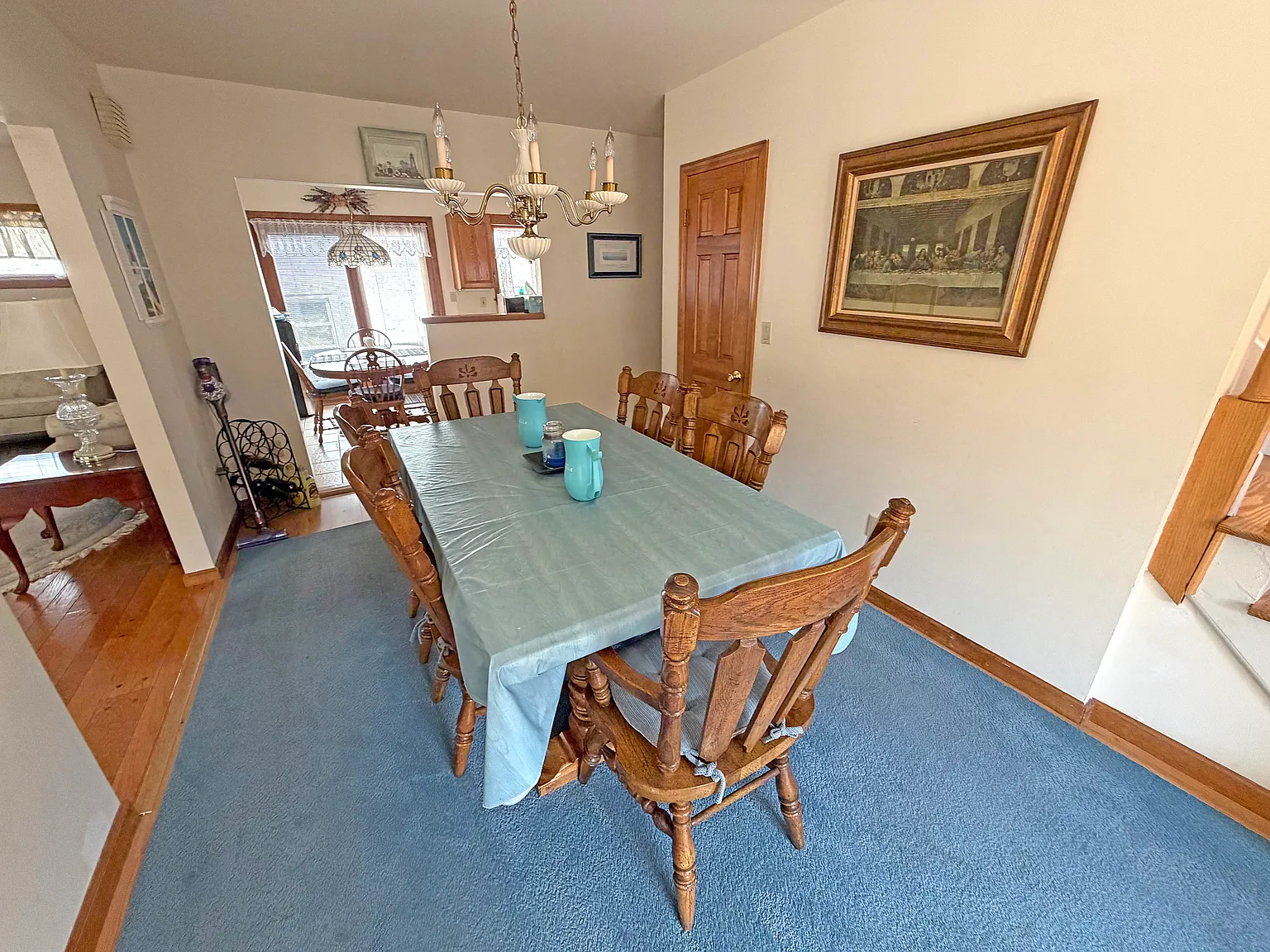 4 bed, 2330 sqft, $4,400 — Photo 4
