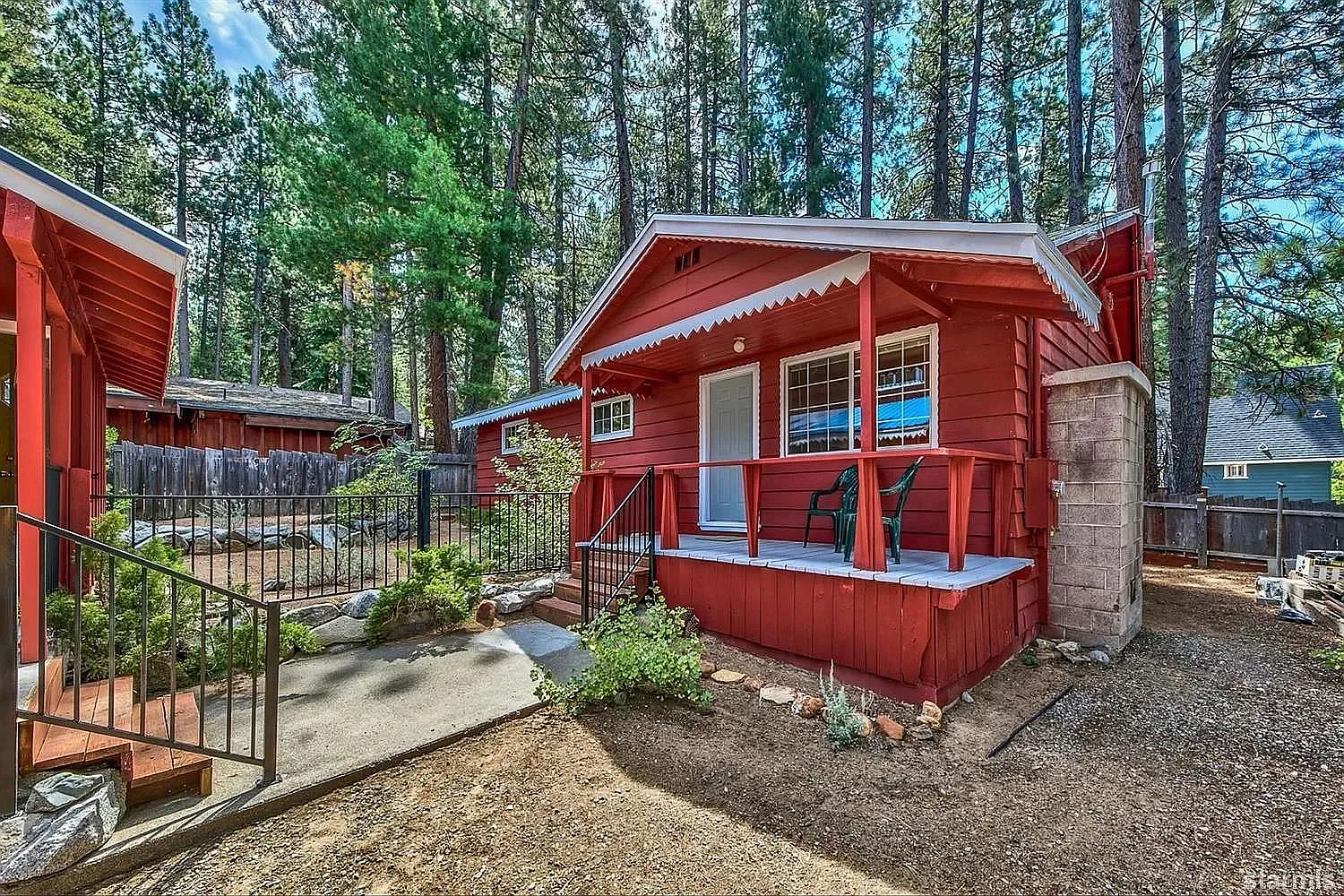 2 bed, 800 sqft, $2,300 — Photo 1
