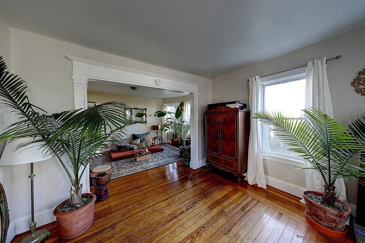 Building Photo - 47 Carrington Ave #3