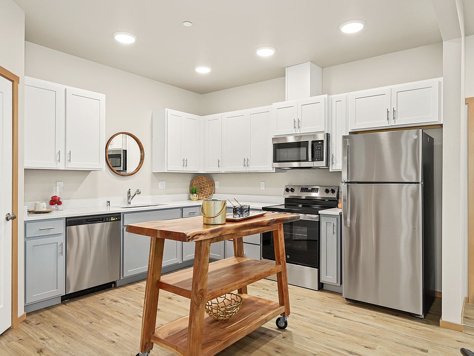 1st image of 12004 179th Street Ct E #D303