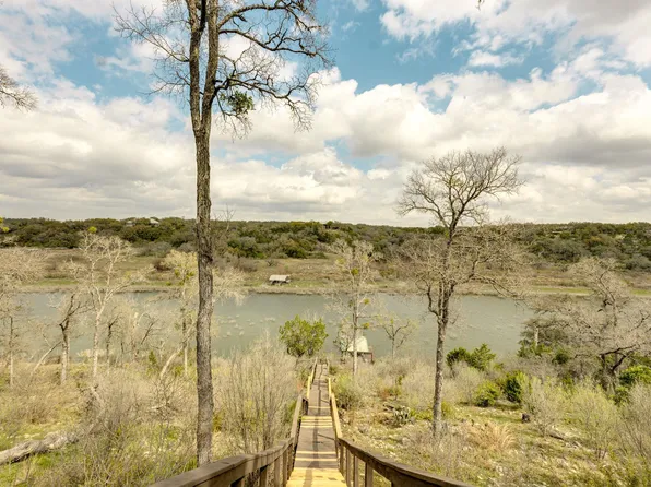 24236 Spur Trl, Spicewood, TX 78669